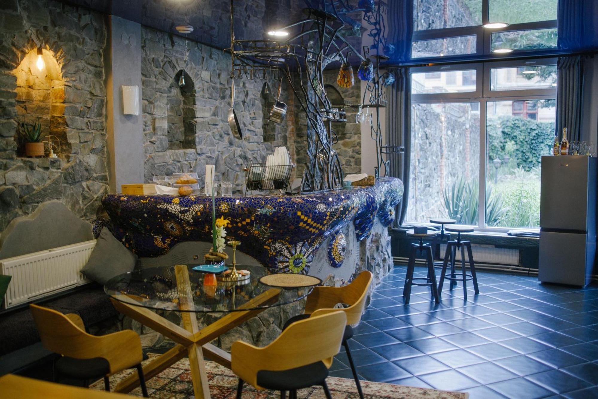 Gaudi Apartment In Lviv Kültér fotó